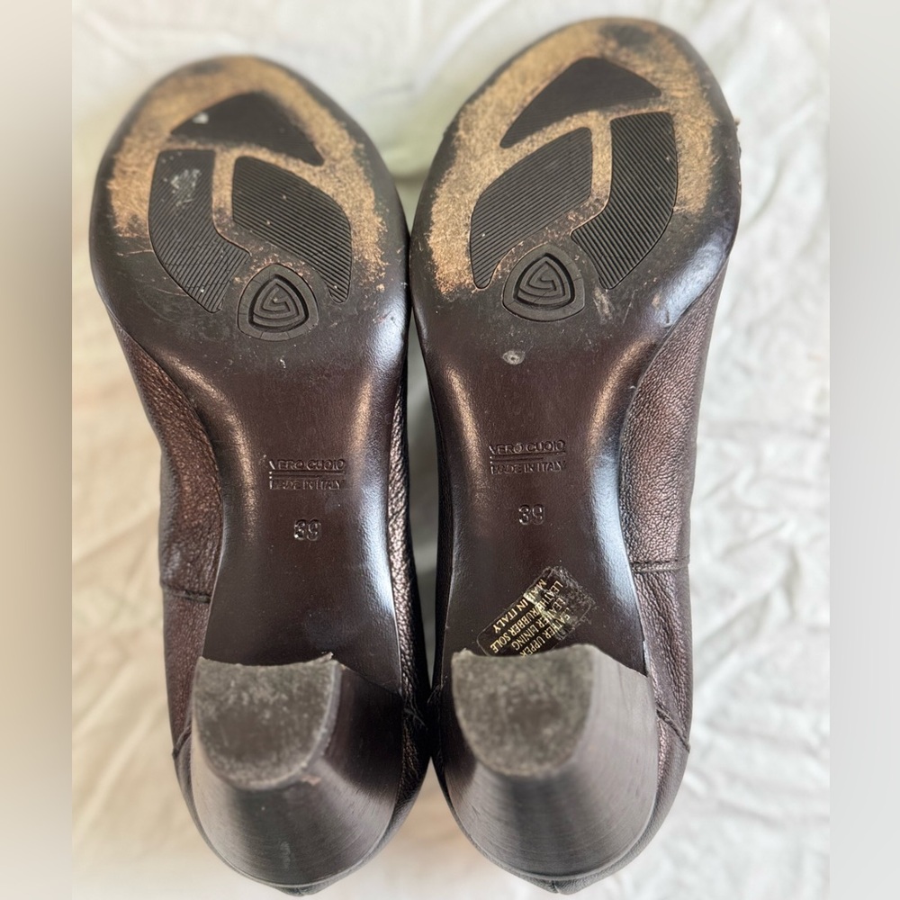 AGL Chocolate Brown Heels with Patent Leather Tip - Picture 4 of 7